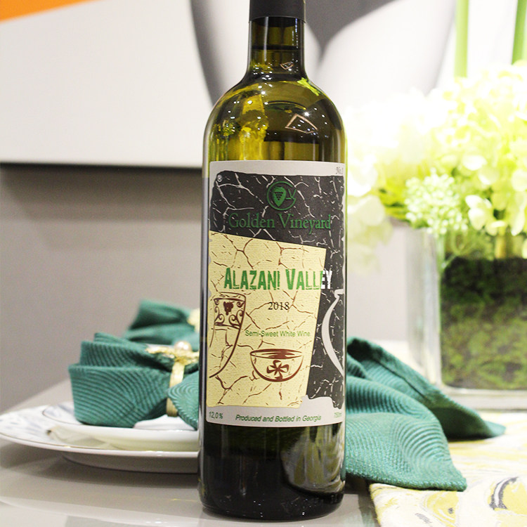 格鲁吉亚原瓶进口半甜白葡萄酒黄金葡萄园alazani valley中秋特惠