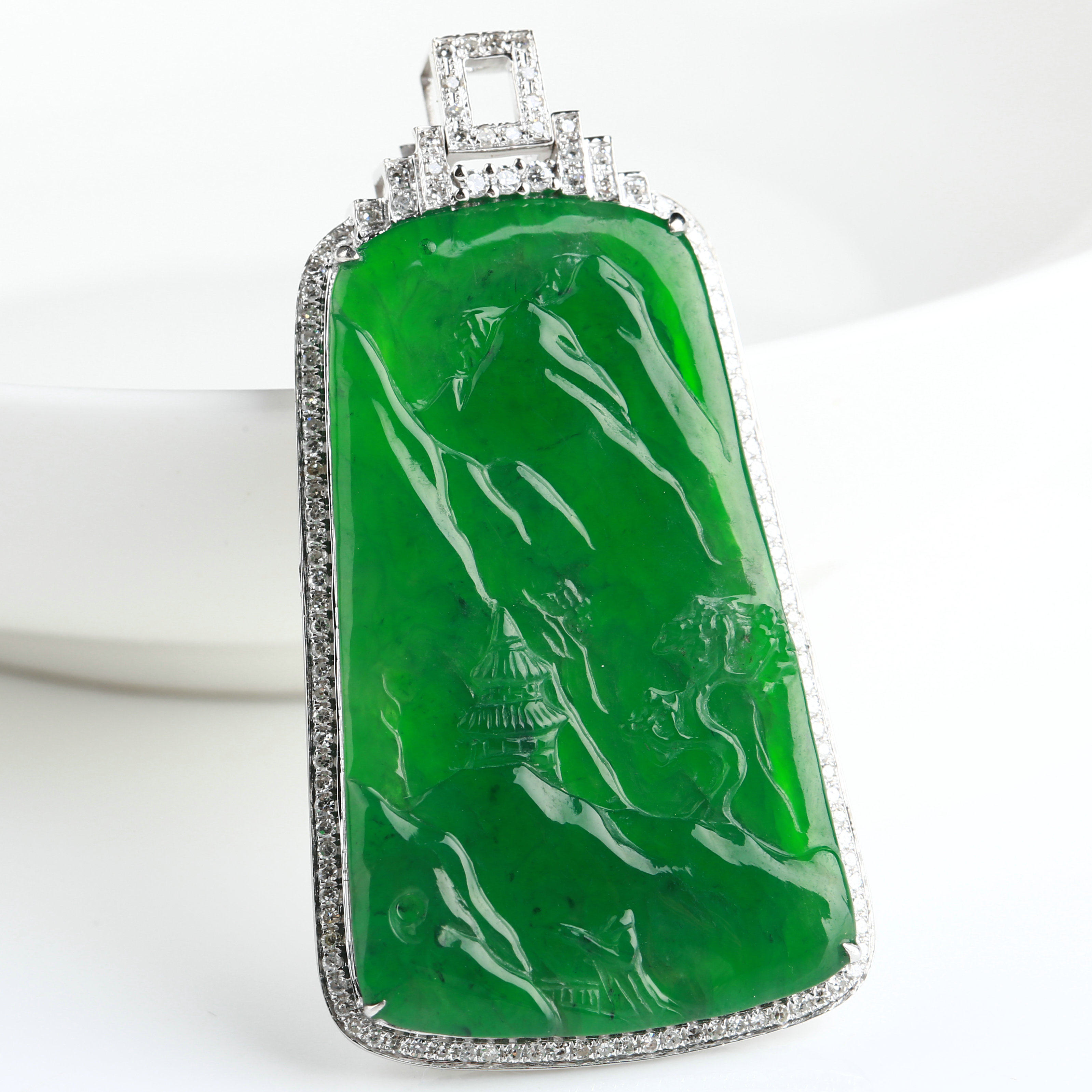 18k金伴钻镶嵌老坑满绿冰种山水牌挂件 9.87g