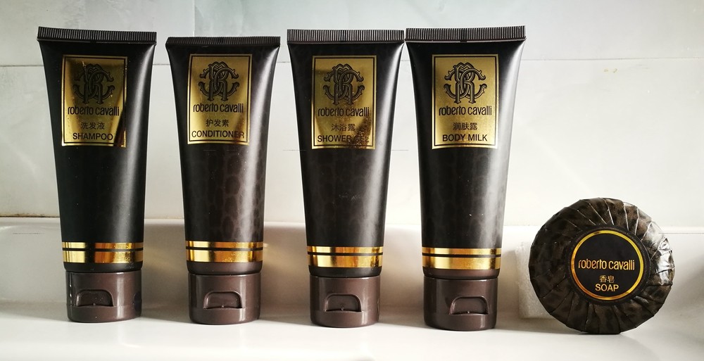 巴黎人酒店robertocavalli罗伯特卡沃利洗发水护发沐浴露润肤露
