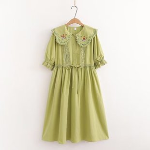夏天2023新款娃娃领森系甜美连衣裙女装刺绣绿色学院风裙子设计感