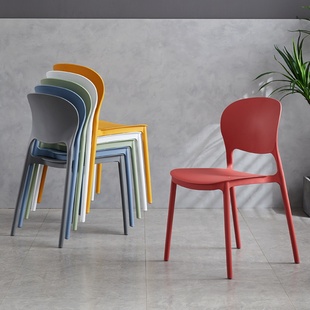简约现代餐椅家用加厚塑料椅子大人餐桌凳子靠背网红休闲牛角椅子