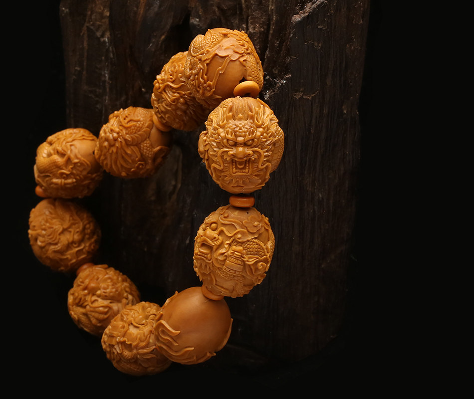 2.0核雕作品《九龙戏珠》春毅核坊臻品收藏