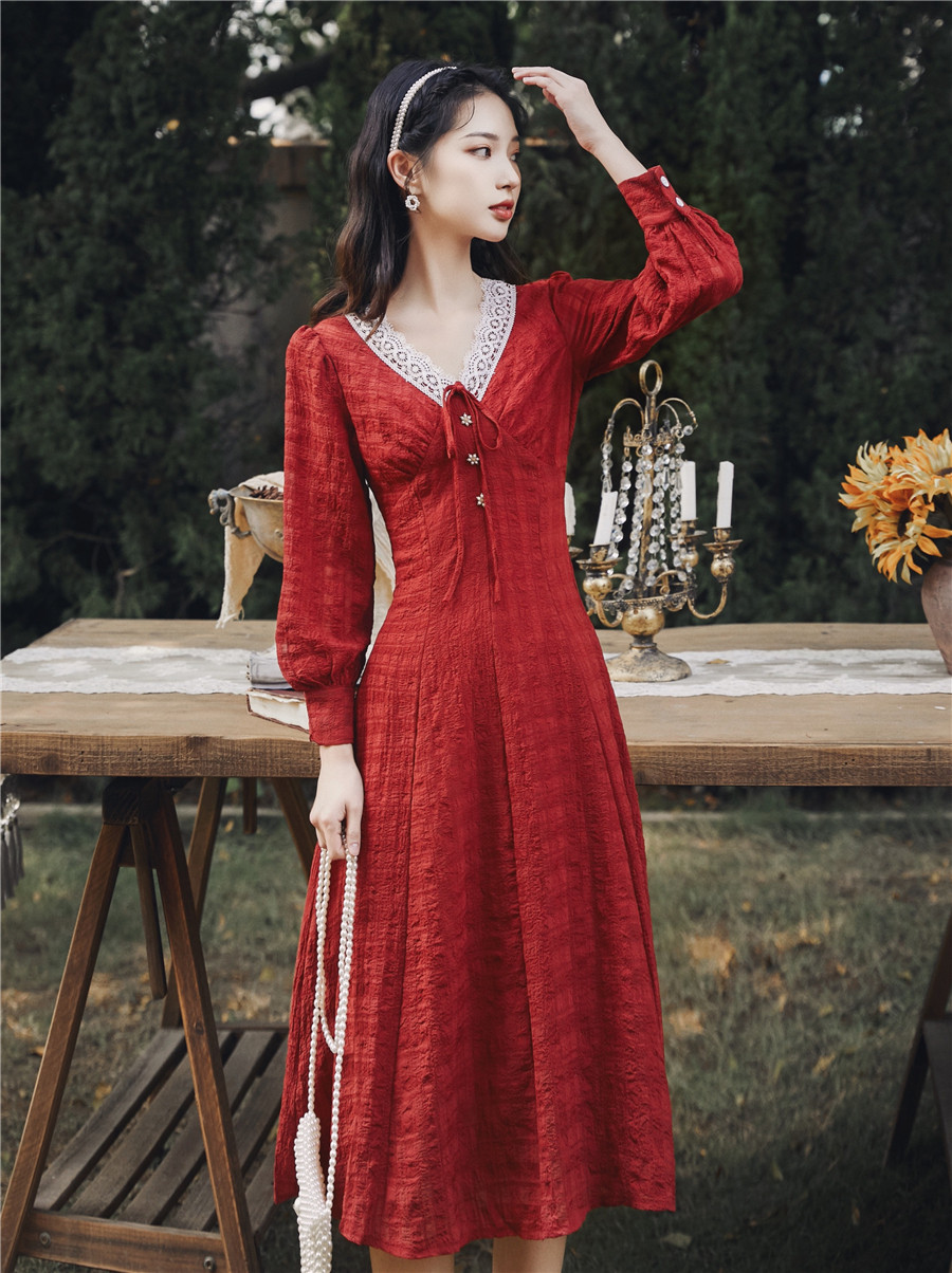 2022秋赫本风小红裙v领长袖连衣裙酒红色显瘦法式复古连衣裙中长