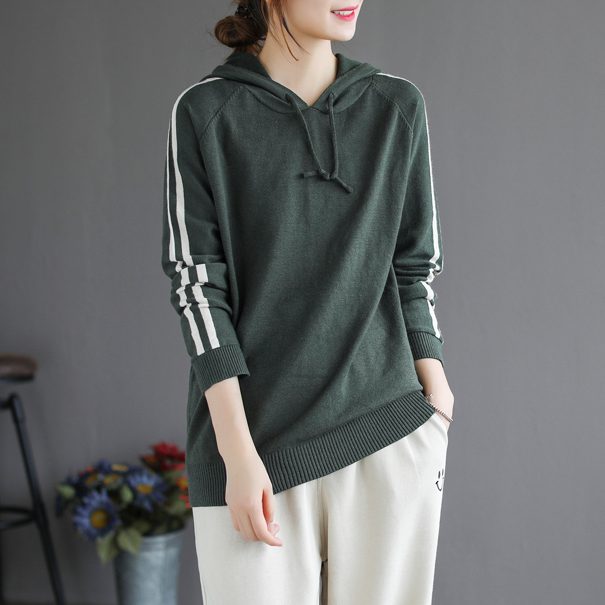 代勒原创纯色混纺包芯纱连帽衫女士秋季新款休闲打底宽松长袖上衣