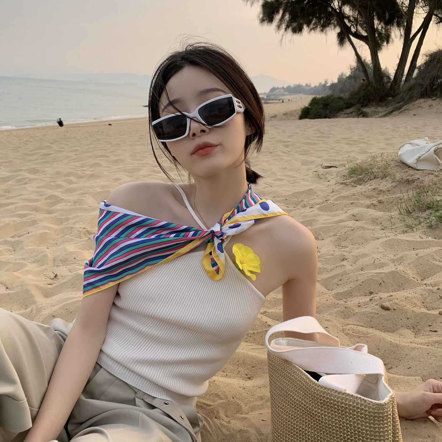 夏季防晒丝巾女小方巾领巾头巾发带抹胸海边沙滩巾绑包