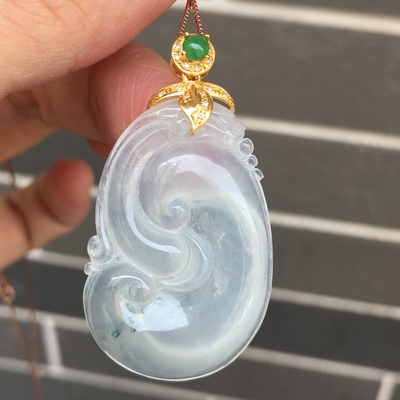 翡翠a货 18k黄金扣头镶嵌冰种起荧光福寿如意吊坠 完美无瑕7898