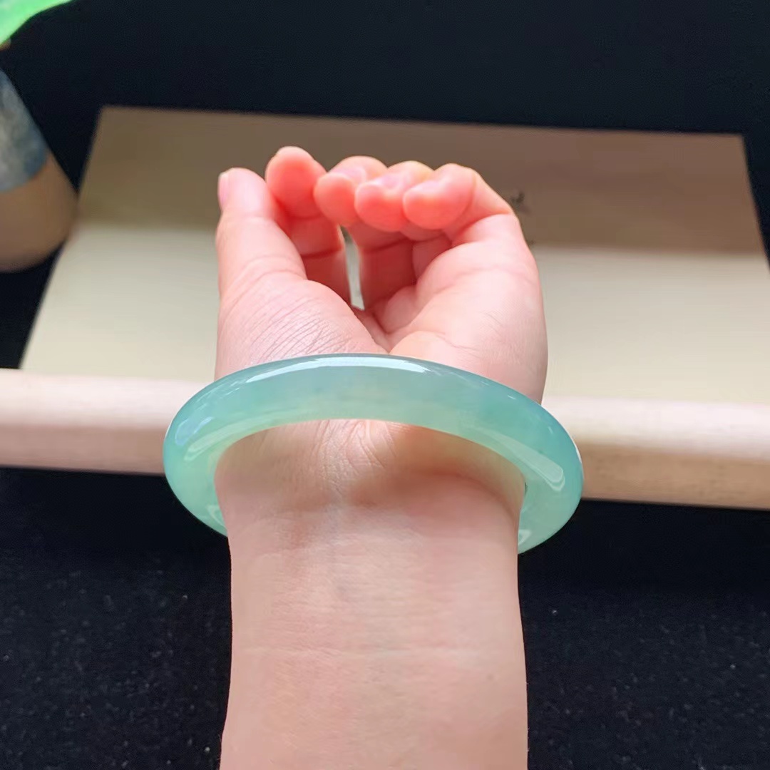 【2月新品】天然翡翠a货正冰芙蓉绿圆条手镯22038口径56.2-10.