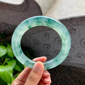 玻璃种手镯飘花图片