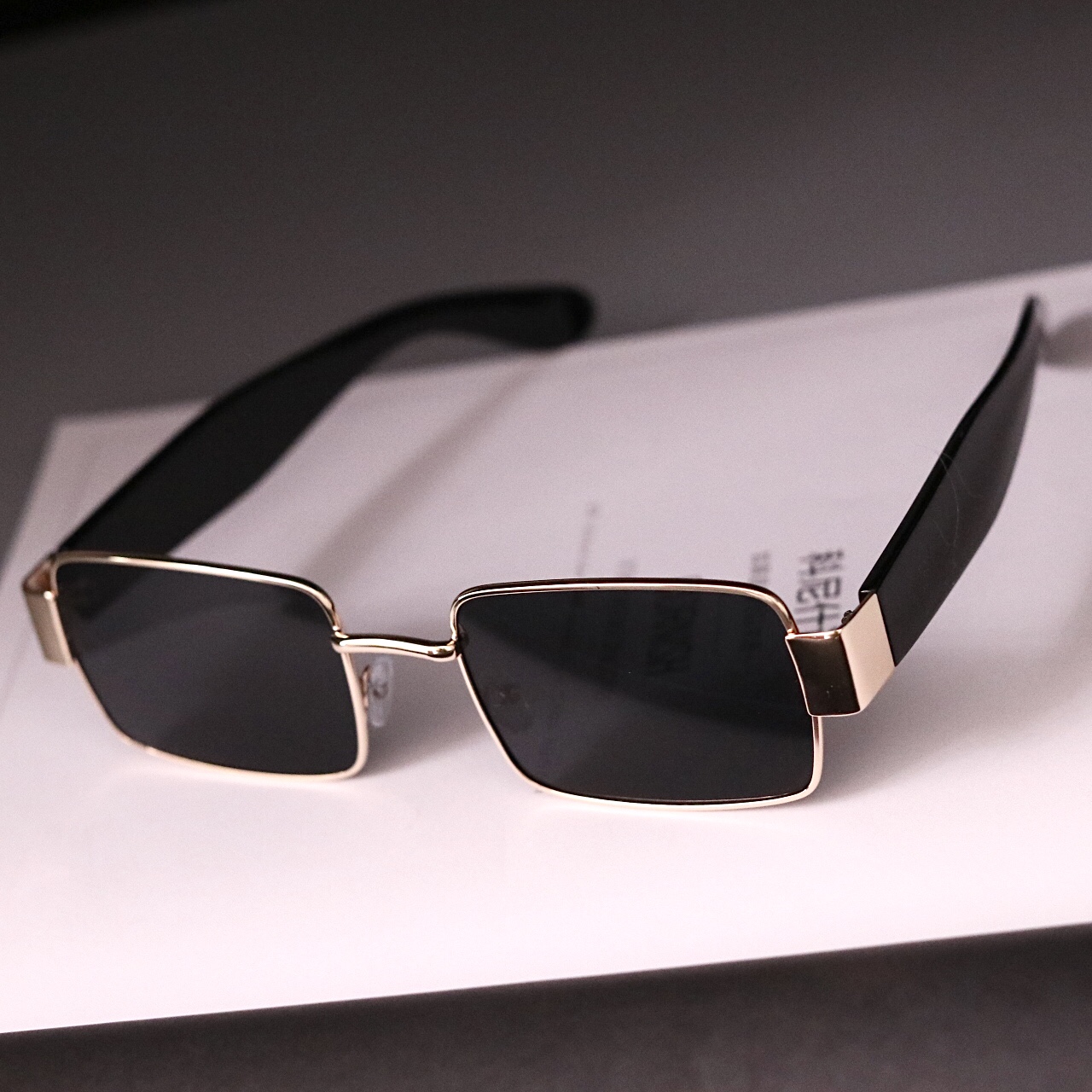 欧美潮牌嘻哈墨镜女22新款ins风复古男蒸汽朋克造型方框太阳镜