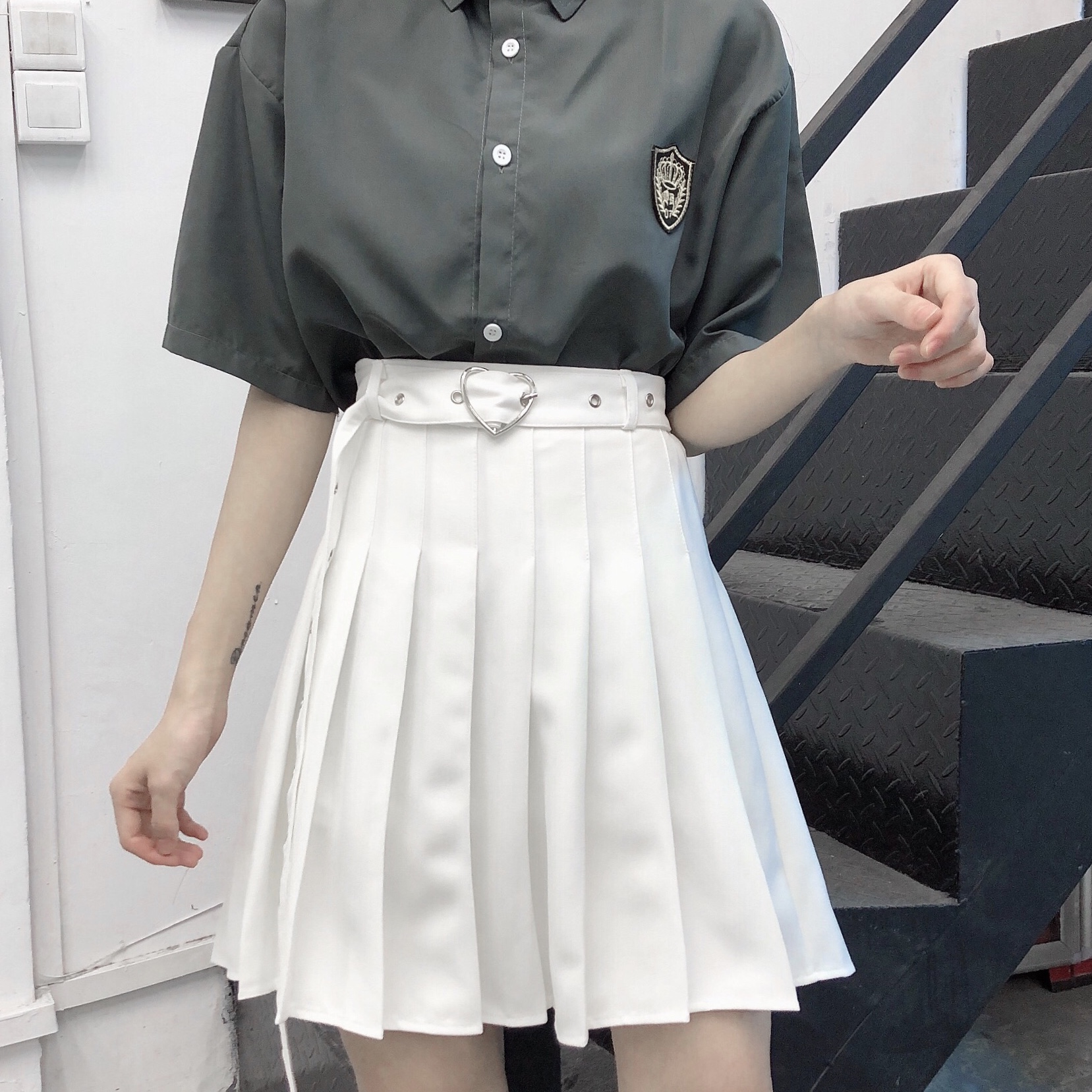 大码白色百褶裙女高腰显瘦腰带半身裙学院风胖mm夏季遮胯中长裙子