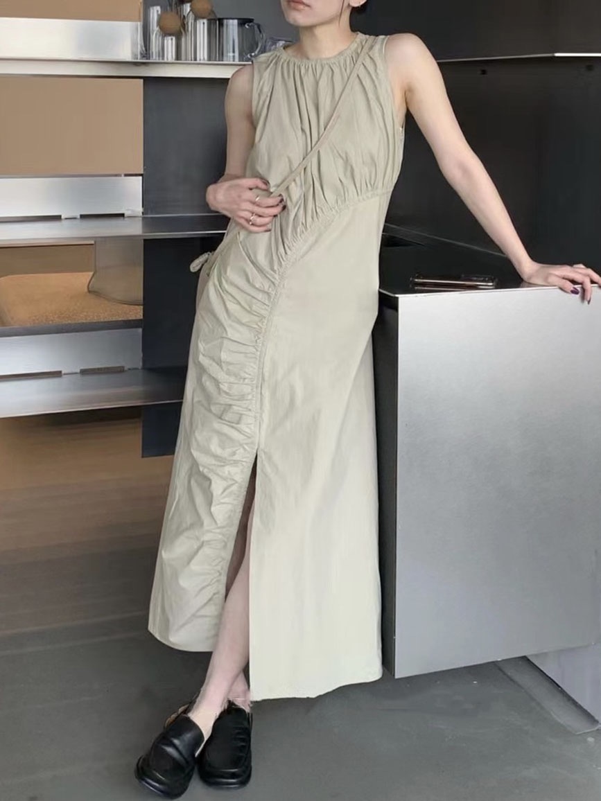 原创设计师YP 夏季新款 无袖显瘦收腰连衣裙 气质显白开叉连衣裙