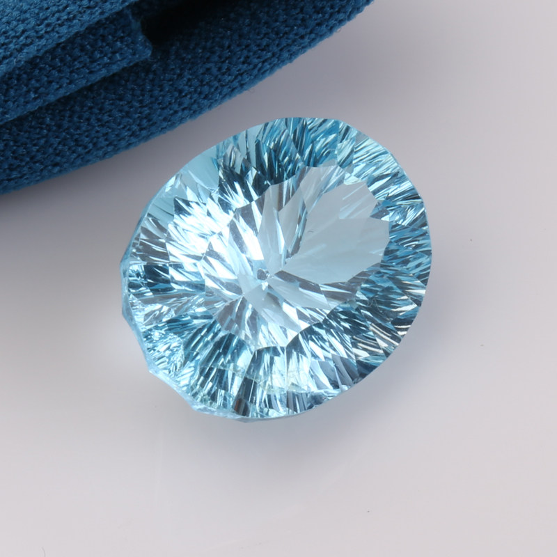 30.1ct千禧切工天空蓝托帕石裸石