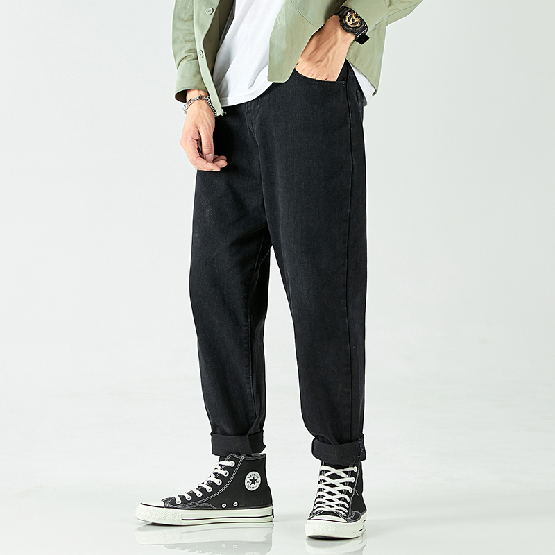 老爹牛仔裤男宽松直筒九分长裤日系潮牌高中生黑色配高帮鞋的裤子