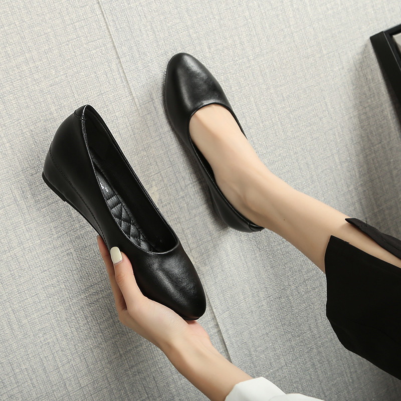 工作鞋女黑色皮鞋舒适软皮软底百搭浅口内增高坡跟女防滑职业单鞋