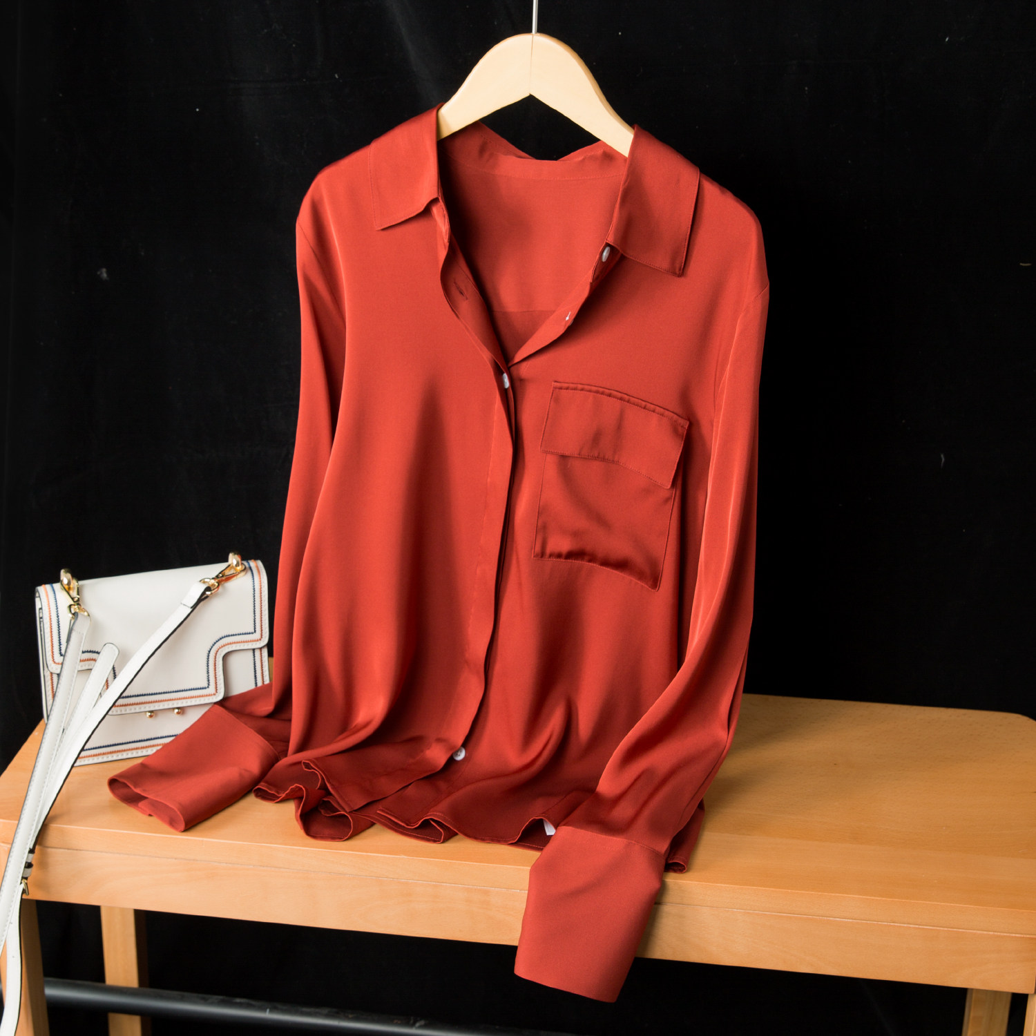 红色真丝上衣女口袋拼接时尚洋气桑蚕丝衬衣小衫2020年春款红衬衫