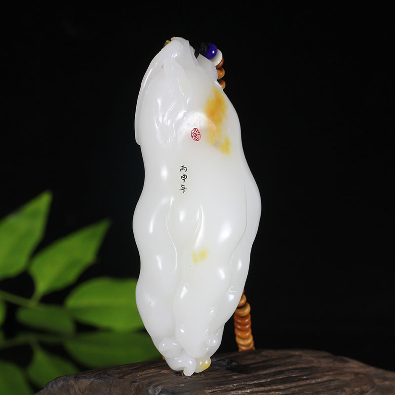 中国玉石雕艺术大师焦展 和田玉 女人如意把件 299.67克带绳