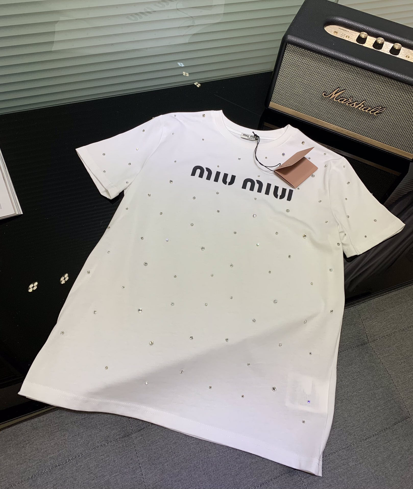 miu家21春夏新品经典少女圆领印花字母重工针钻t恤短袖长袖