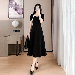 黑色方领连衣裙女2024夏季新修身显瘦气质赫本风法式长款裙子