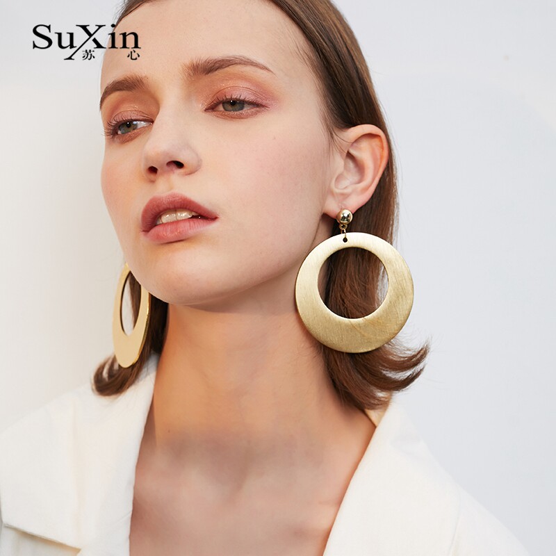 夸张大耳环网红潮人