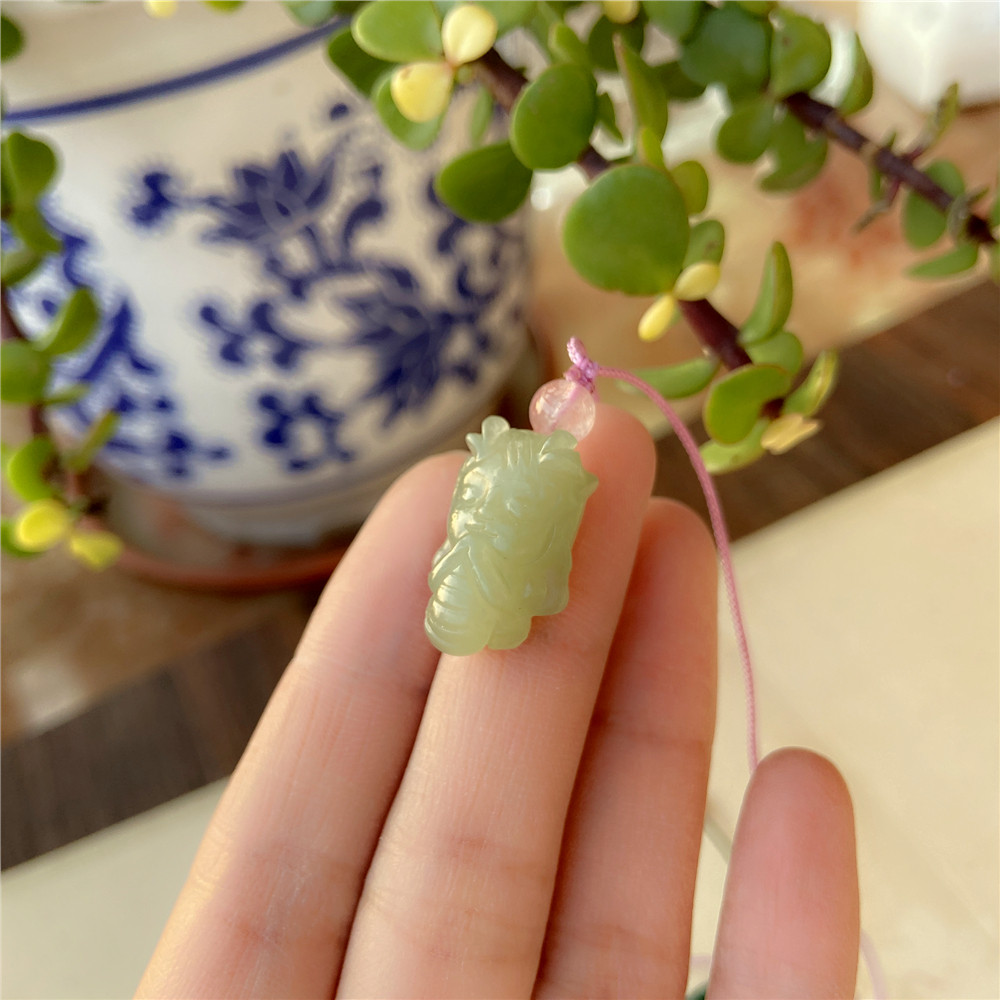 和田玉小龙人吊坠可爱小龙女吊坠妈祖玉佩和田玉晴水料玉坠
