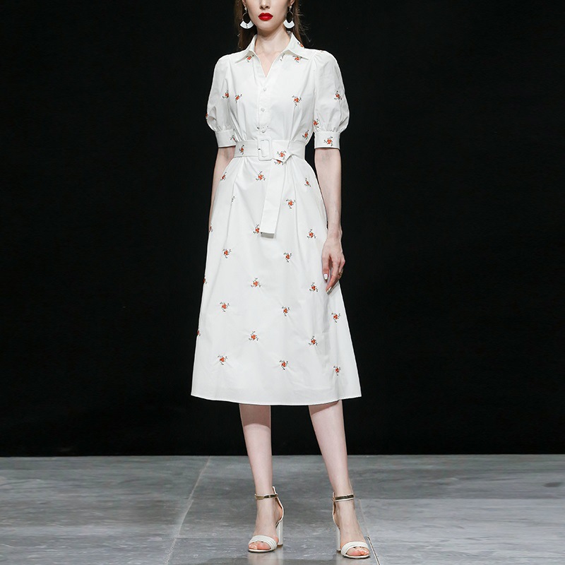2022年夏季新款时尚气质女神范设计小众中长白色连衣裙