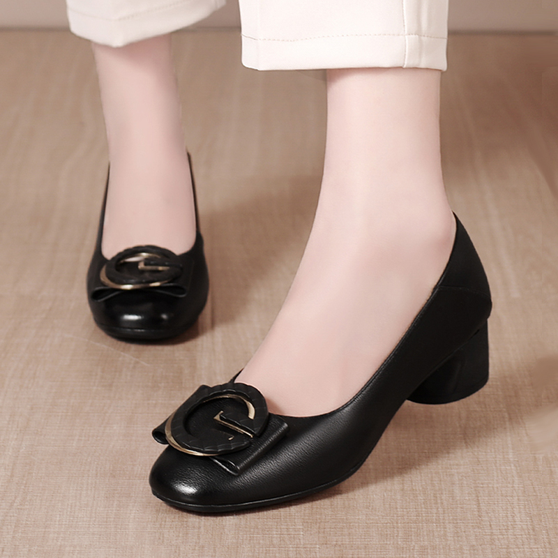 Mom shoes Spring Single shoes Middle heel black middle age Occupation comfortable With crude genuine leather soft sole leather shoesin the Women's Shoes, Low shoes category - from Buy2taobao.com to provide professional Taobao agent buy service