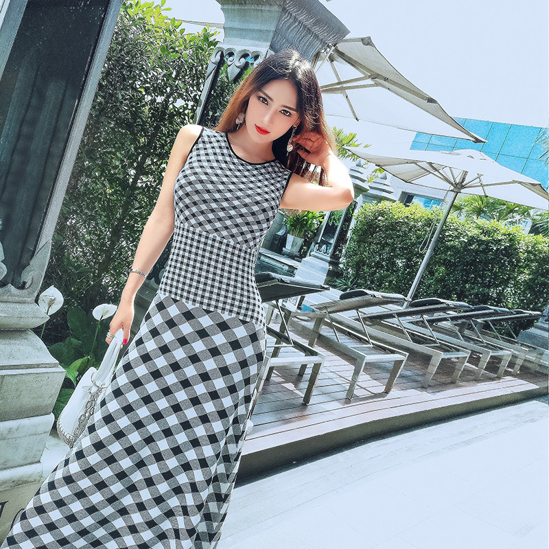 vje女装夏季新款无袖连衣裙中长款收腰修身性感格纹过膝长裙