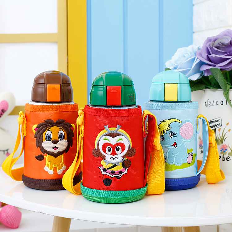 新品大容量可爱宝宝儿童塑料水杯度假旅游壶水壶吸管杯子送杯套