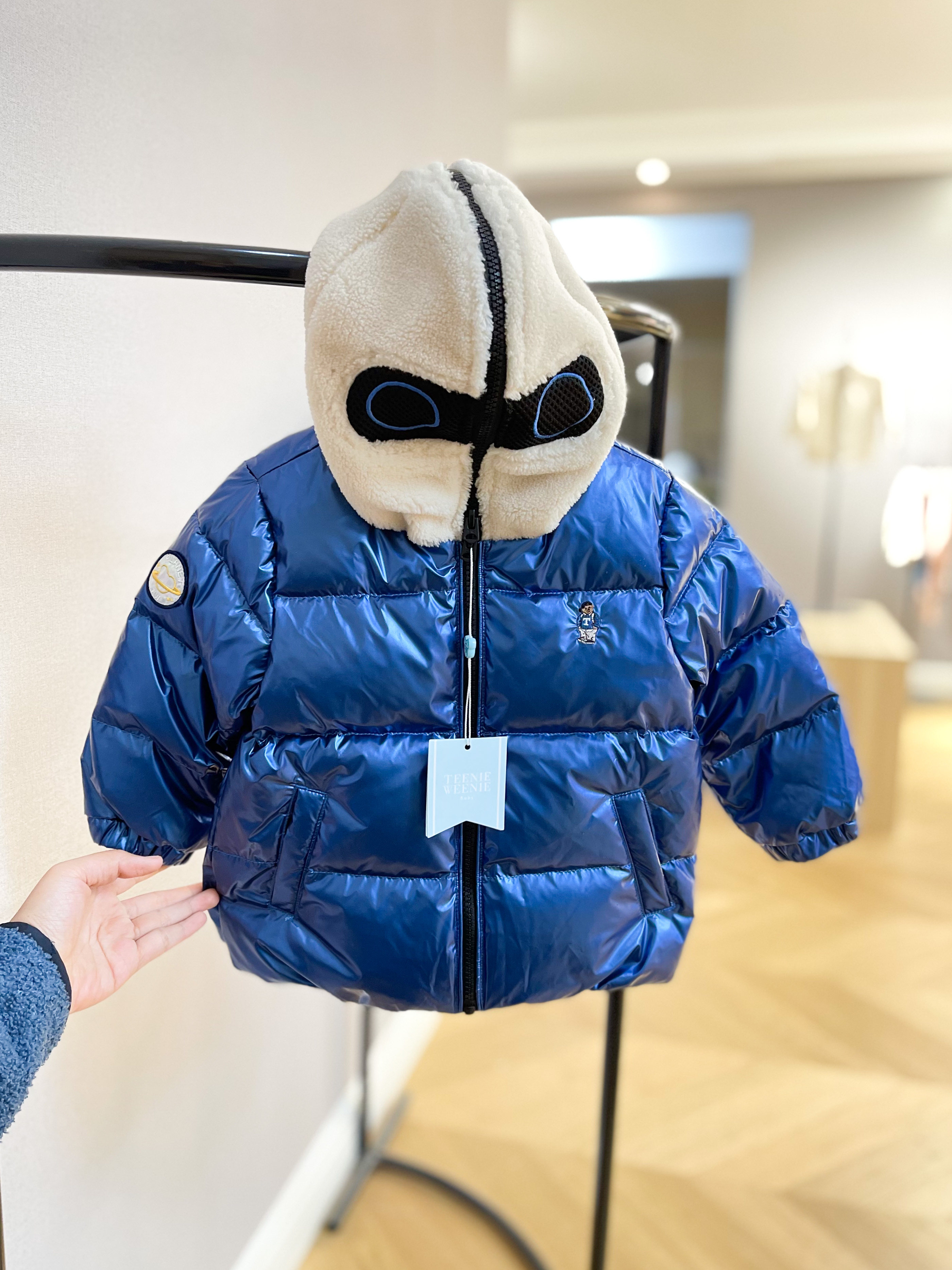 不打折正品90-110码冬款男童亮面宝石蓝小熊护目镜防脏厚实羽绒服