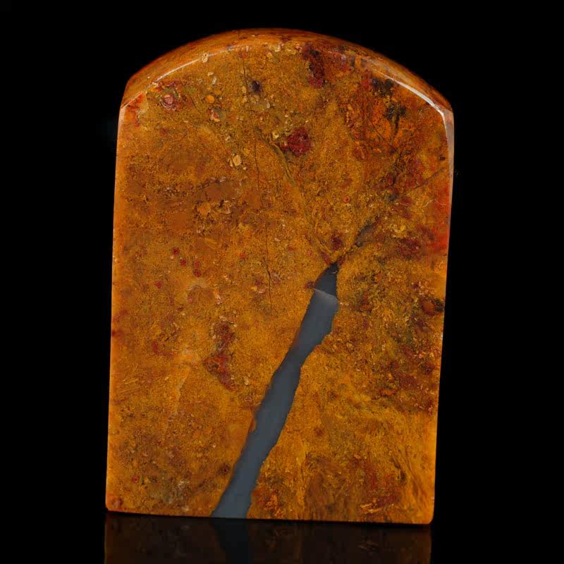 天然战国红玛瑙印章 重88.34克(8148)