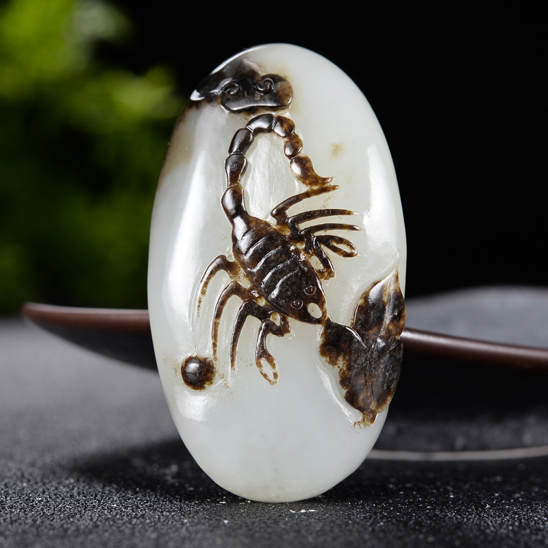 【独占天下】和田玉白玉挂件 蝎子48.665克