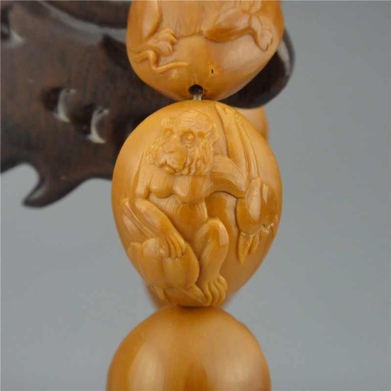 苏州核雕名家周建民《十二生肖》