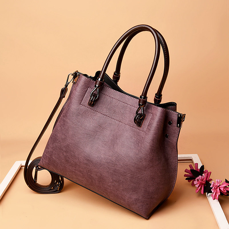 热销简单斜挎包_女士包包2020新款大容量复古简单大方韩版手提包单肩