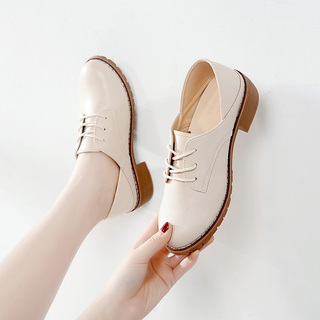 英伦风女鞋中跟