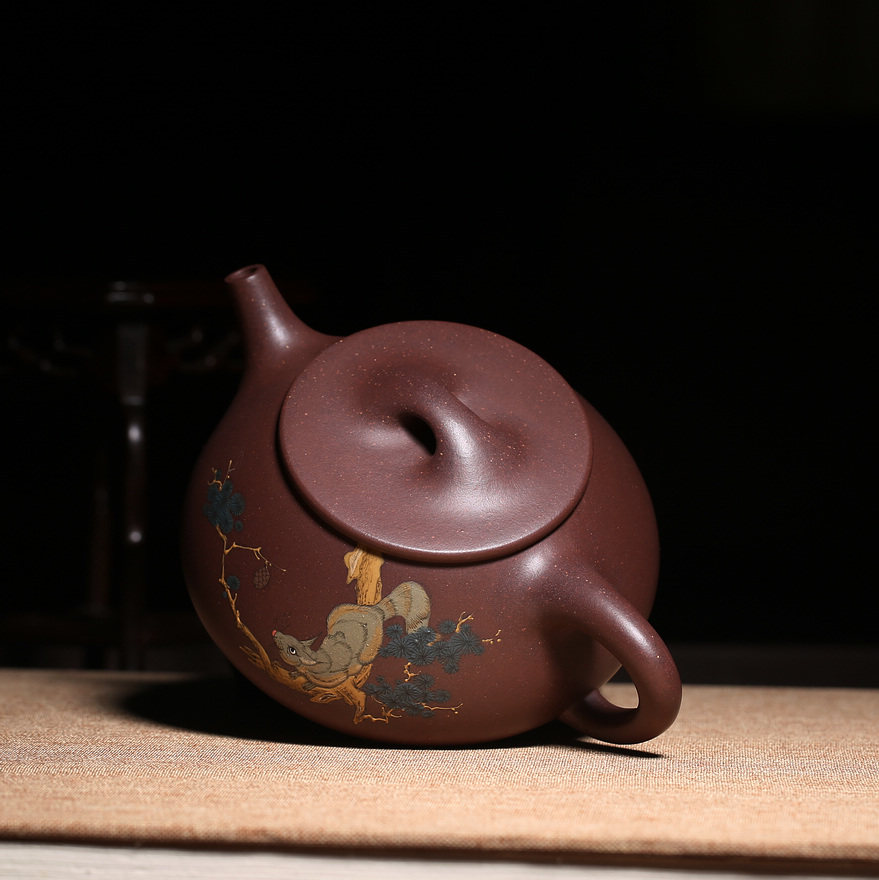 精品泥绘 全手工二等奖获得者 助理工艺美术师 褚萍《石瓢》