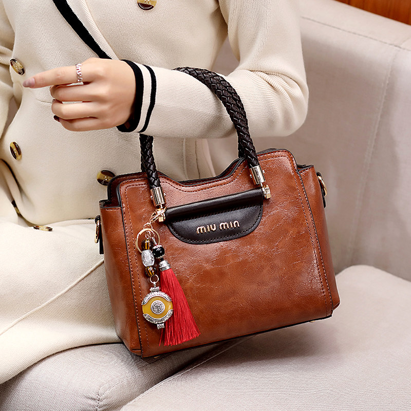 包包女2020新款潮秋冬百搭斜挎包真皮女士大气手提包时尚单肩包