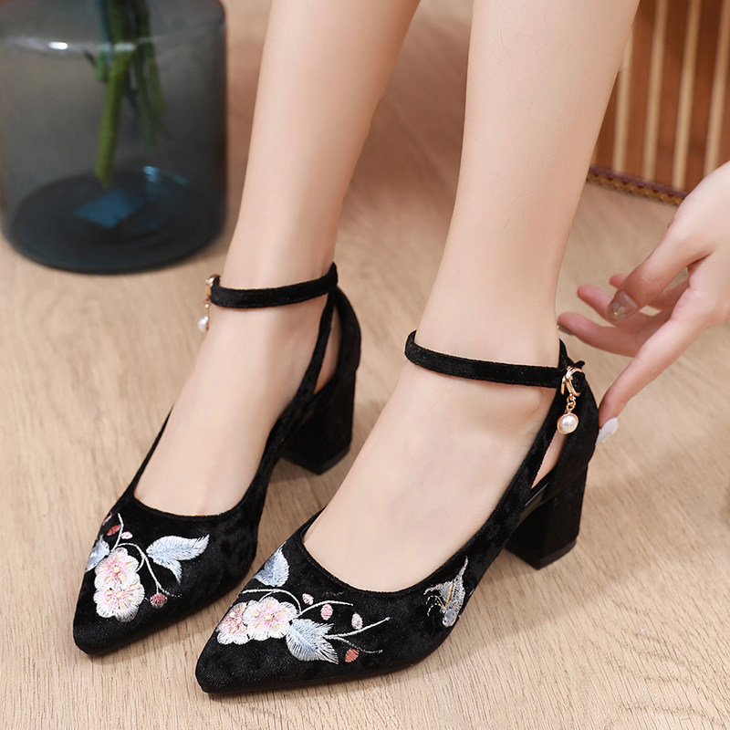 2022春夏季两穿单鞋刺绣花鞋民族风旗袍鞋中跟百搭民国风定制女鞋