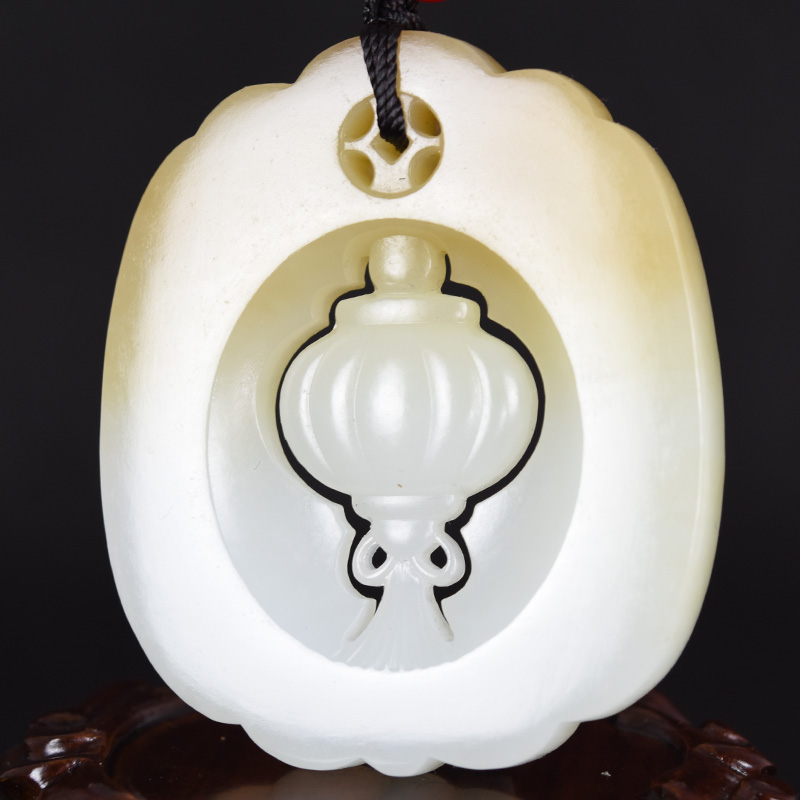 苏工 和田玉糖白玉 红红火火灯笼挂件 68.74克