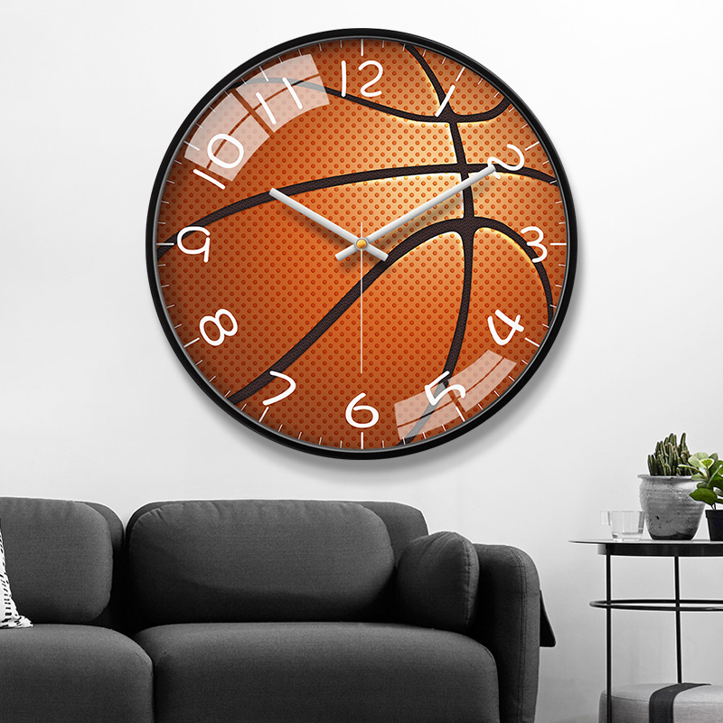 创意篮球挂钟电波时钟客厅钟表家用学生儿童卧室挂墙现代装饰挂表