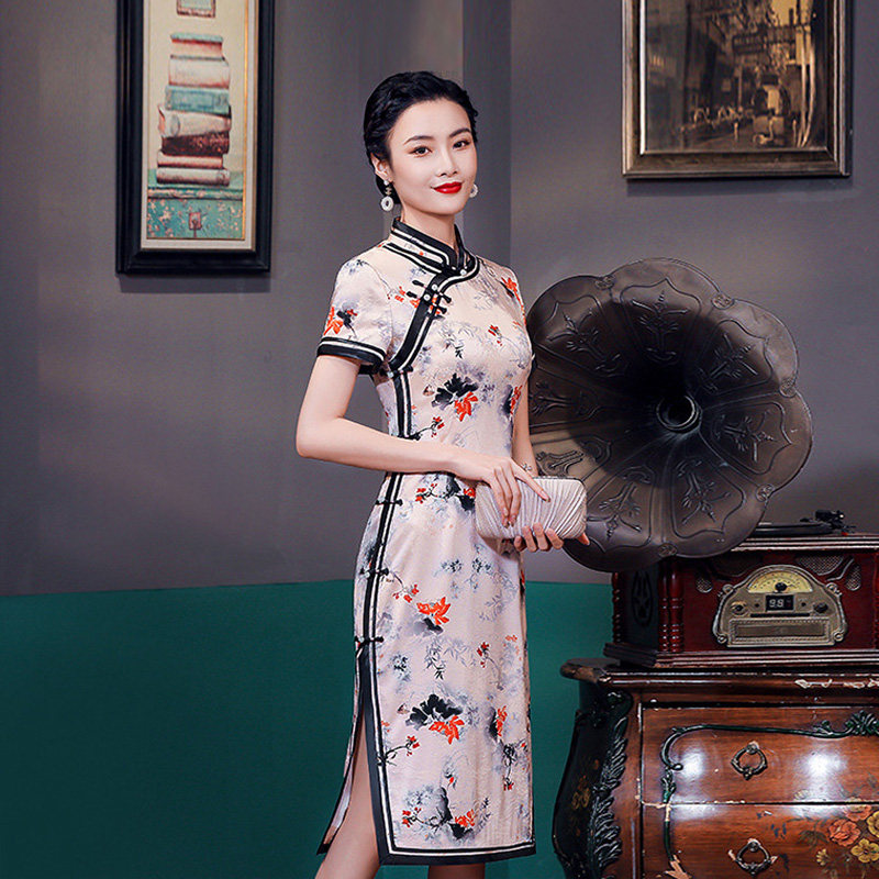 老上海的正宗旗袍