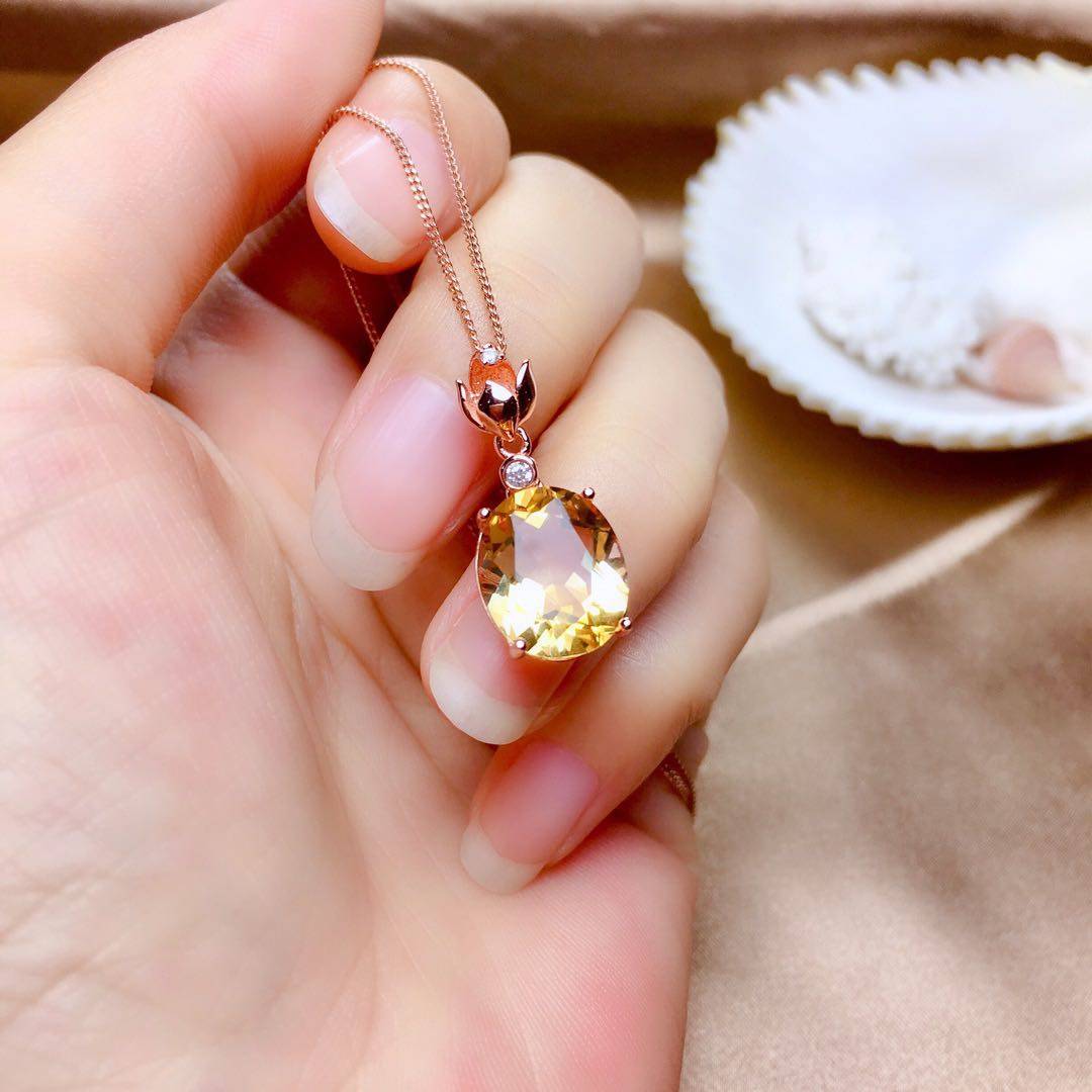 新款黄晶黄水晶吊坠女晶体干净简约风时尚大方s925银精工镶嵌——晶幽