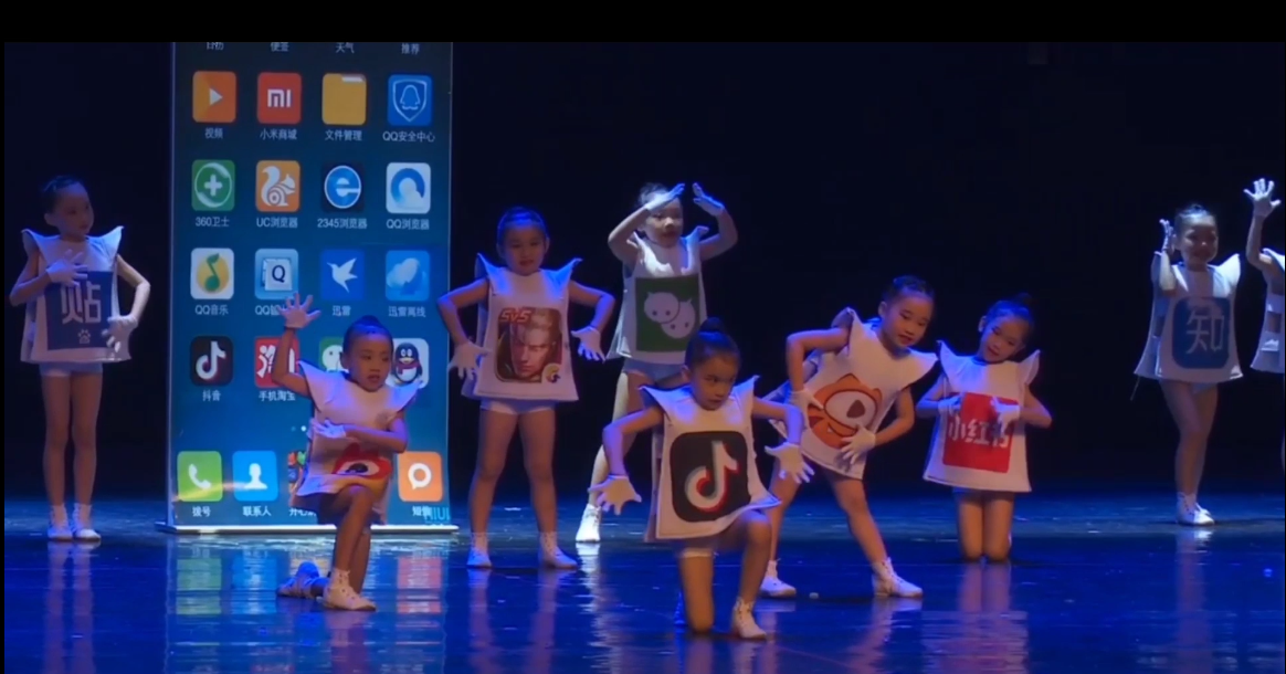 六一儿童新款舞台演出服男女童幼儿集体舞蹈节目【奇幻夜】表演服