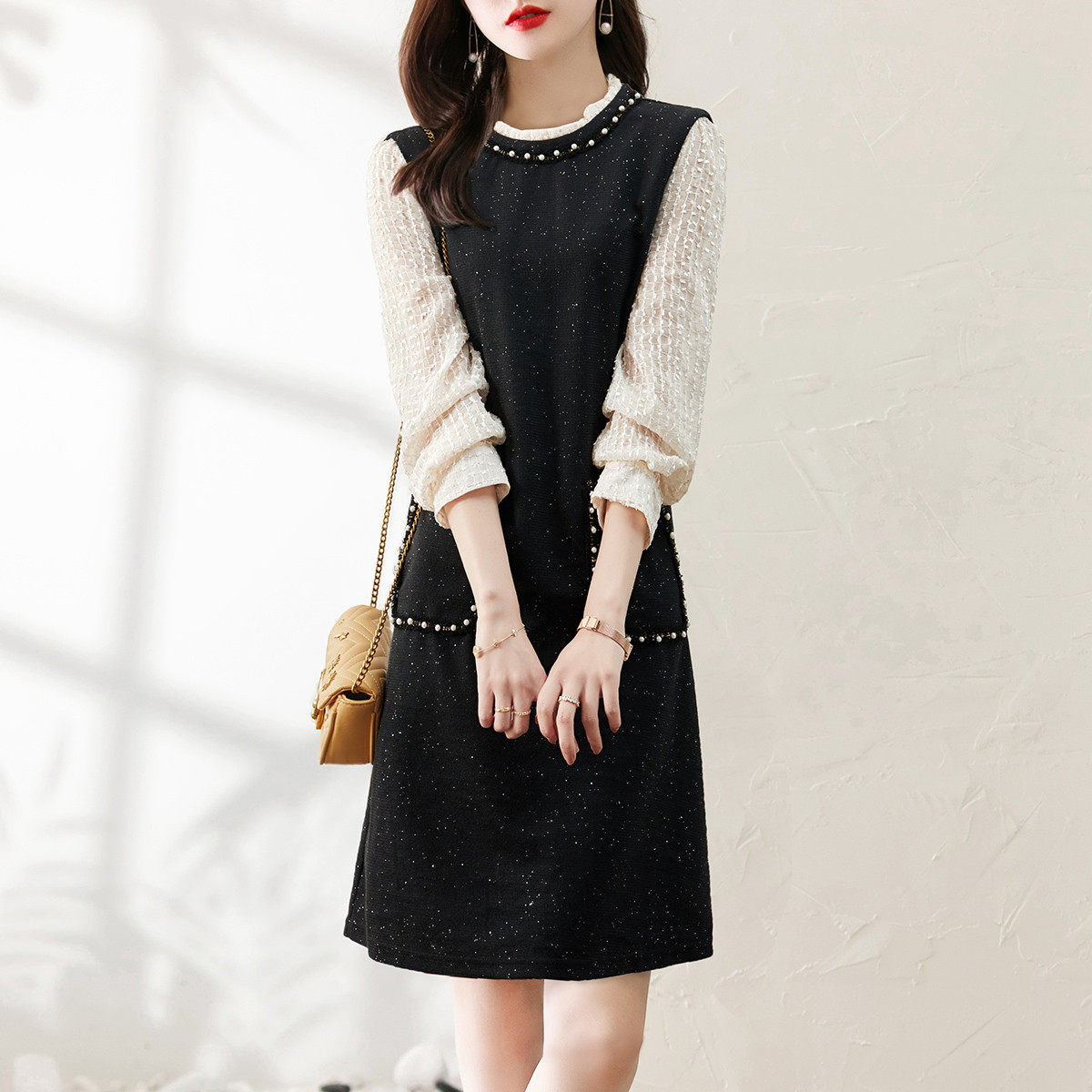 2021年冬季新品女款优雅显瘦圆领时尚拼接小香风连衣裙女,女装连衣裙