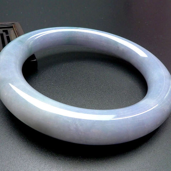 翡翠a货 冰糯种紫罗兰精美高档端庄圆条手镯 70.30g