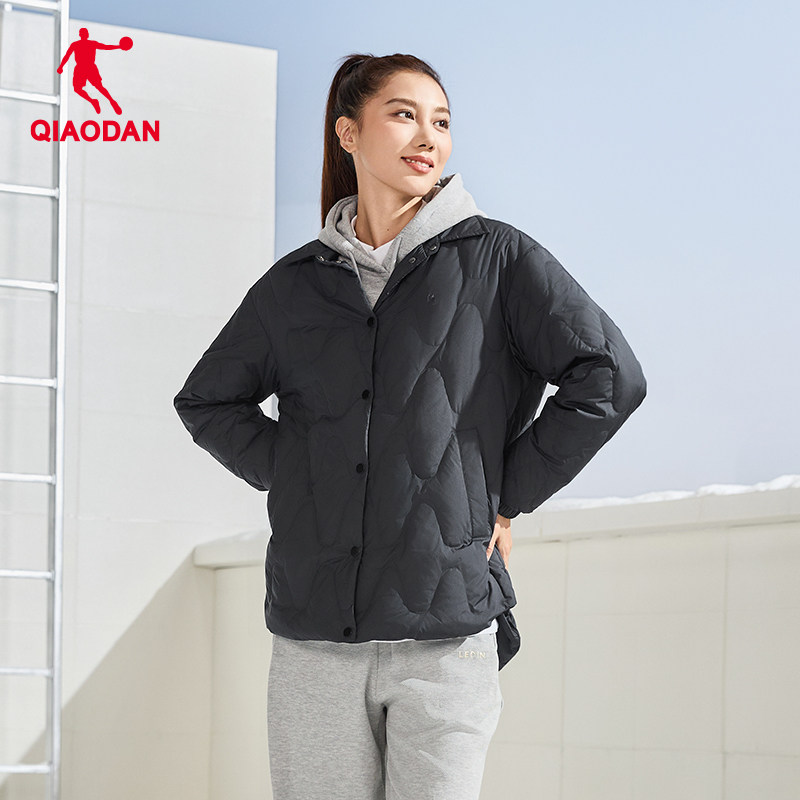 中国乔丹女装运动梭织轻薄羽绒服女2024冬季新款短款翻领衣服外套