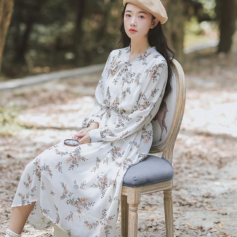 朴伊 春装文艺小碎花雪纺裙 复古港