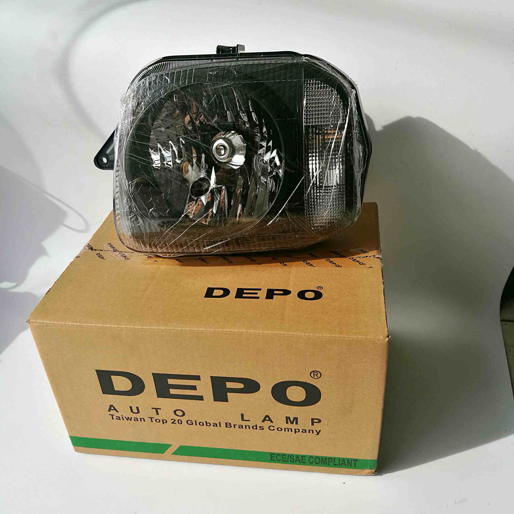 吉姆尼前大灯左右组合远近光前大灯前照明灯 台湾depo出品