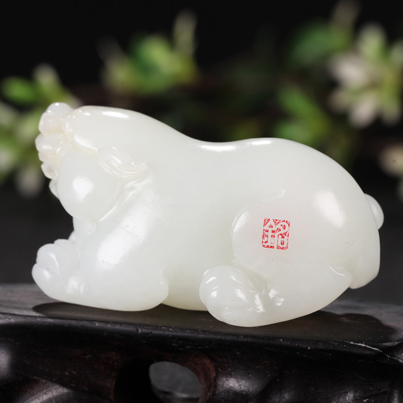 苏州海派大师黄铭作品和田玉羊脂玉貔貅挂件重量43.克