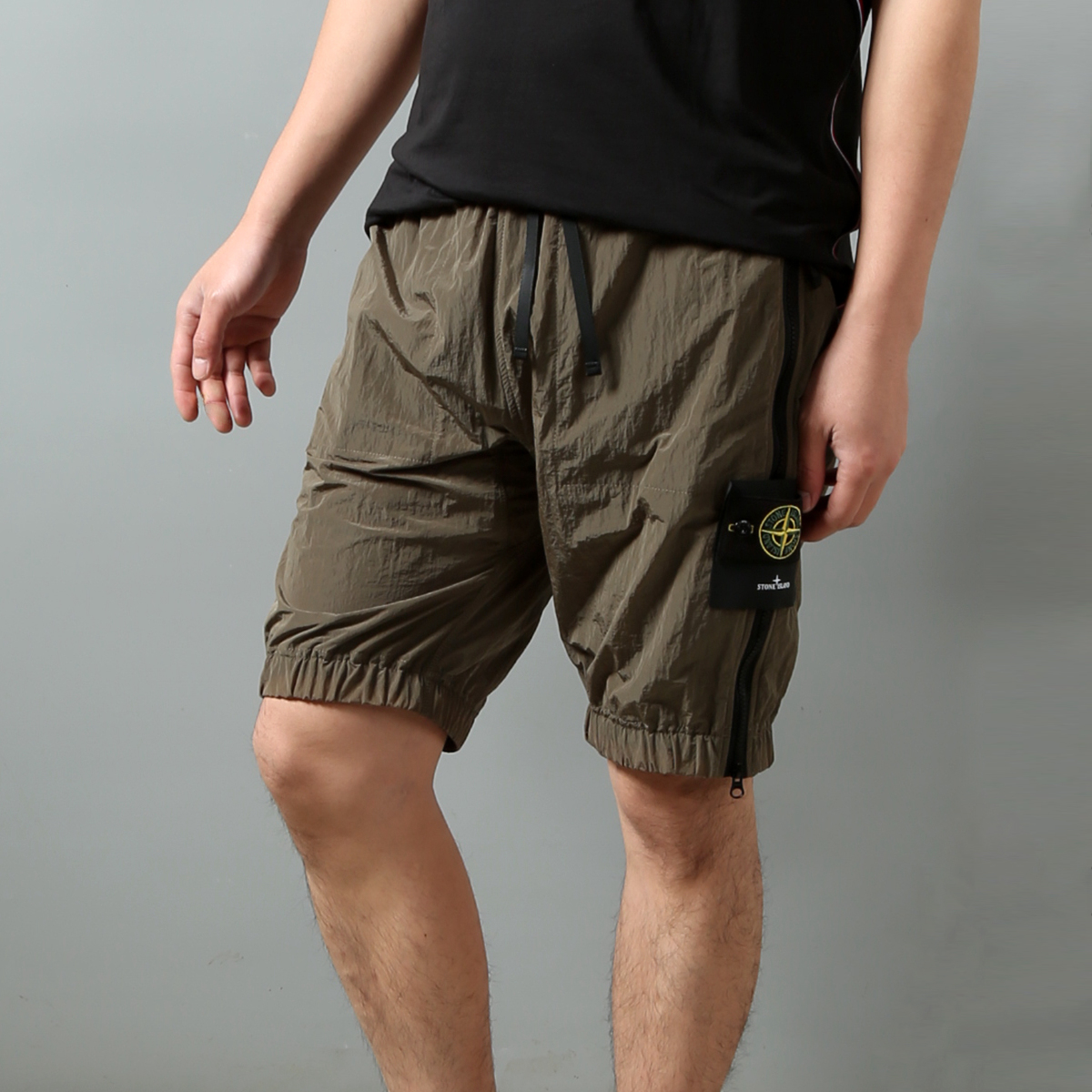 19SS Nylon Metal Shorts 122在类目 男装, 休闲裤中 - 来自Buy2taobao.com提供专业的淘宝代购服务