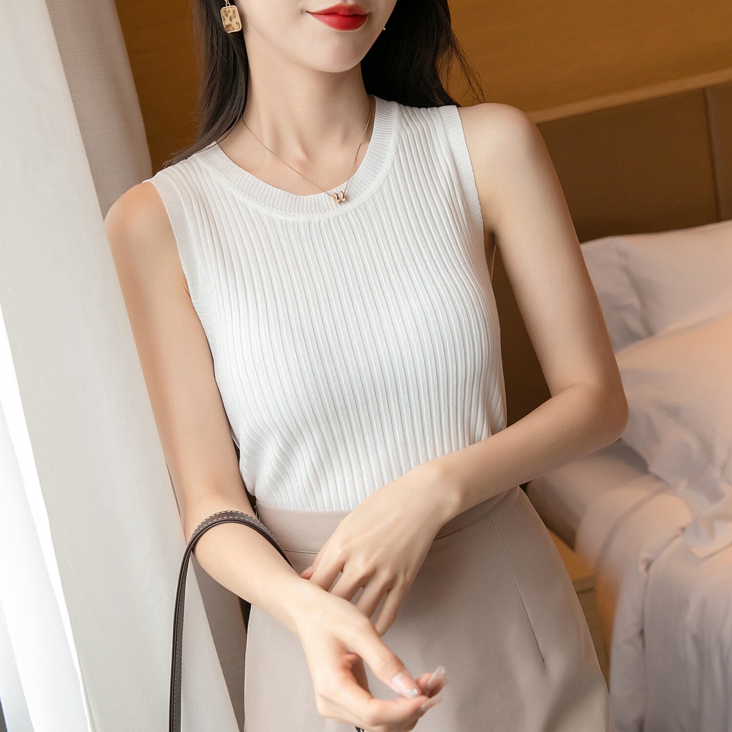 无袖打底背心女内搭春秋新款潮外穿修身短款白色小吊带针织衫上衣